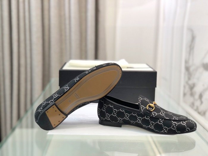 flat shoes  size 35-44,with box, SS60-780