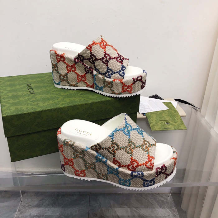 2022 new slippers,size 35-44,with box , SS70-1298-1303