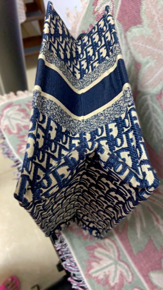 Embroidery canvas ON THE GO TOTE bag , Size 41cm  Or 36cm,  with scarf and box, B68-4366-4371