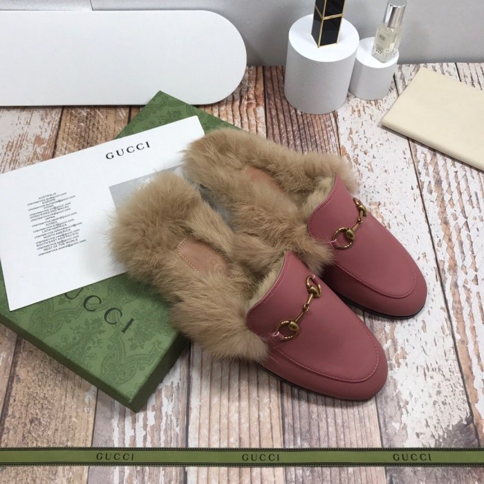 flat fur shoes, size 35-44, with box, SS70-817