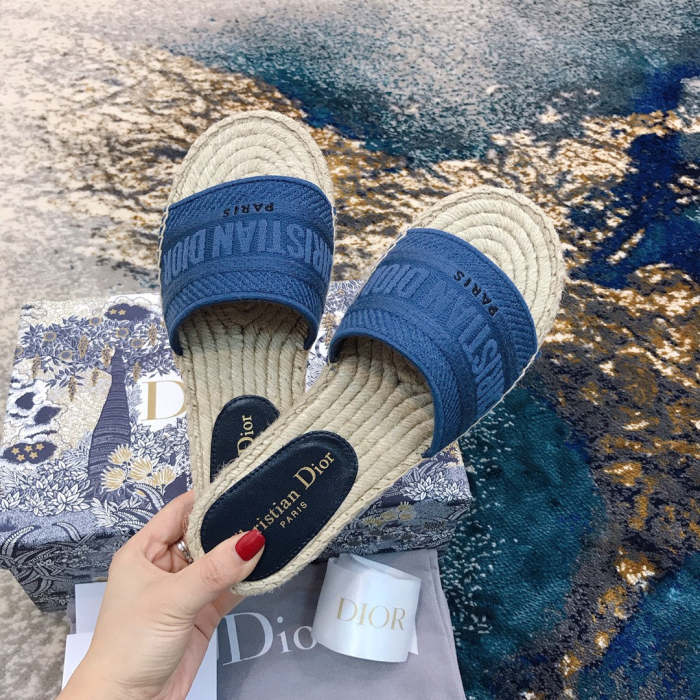 Flat sandals slippers , size 35-40 ,with box, SS60-1493-1497