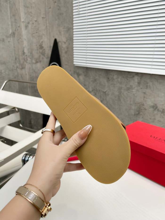 Flat leather sandals slippers , size 35-41 ,with box, SS60-1630-1633