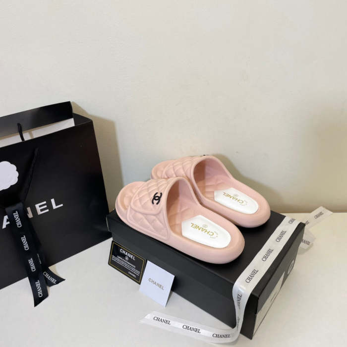 Flat leather sandals slippers , size 35-40 ,with box, SS50-953-956