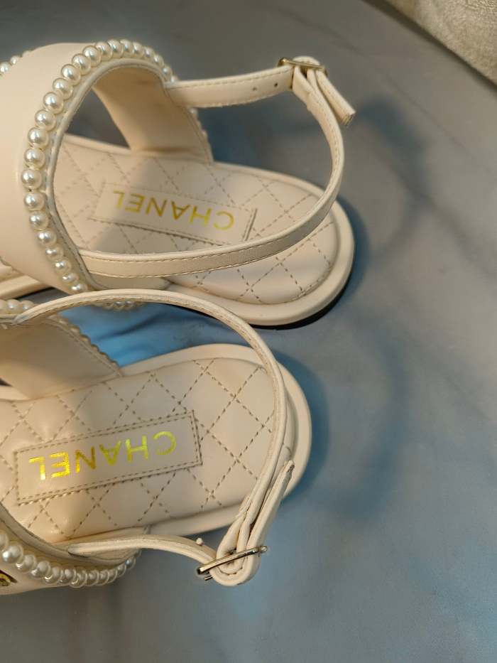 Flat leather sandals slippers , size 35-40 ,with box, SS70-1281-1282