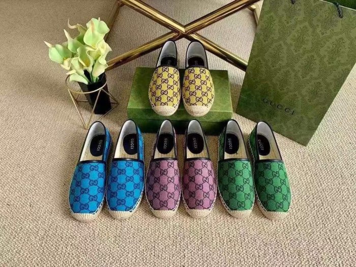 women flat shoes, size 35-41, with box ,  SS60-605-610