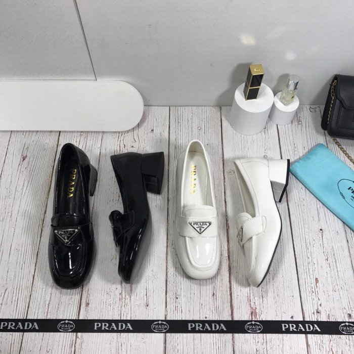 Women flat shoes, size 35-40, with box , SS70-994
