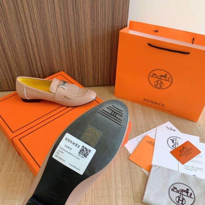 Women flat shoes, size 34-42, with box, SS70-1070