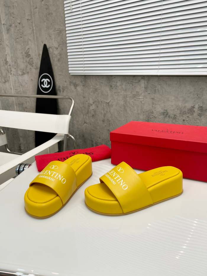 Flat leather sandals slippers , size 35-41 ,with box, SS60-1634-1637