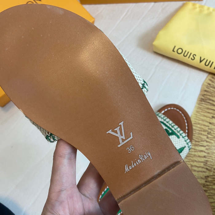 Flat leather sandals slippers , size 35-41 ,with box, SS50-922