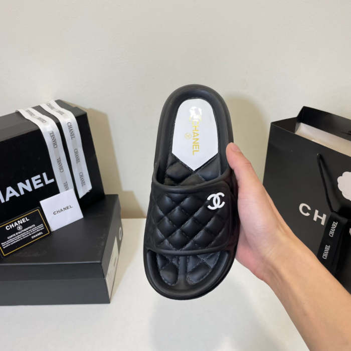 Flat leather sandals slippers , size 35-40 ,with box, SS50-953-956