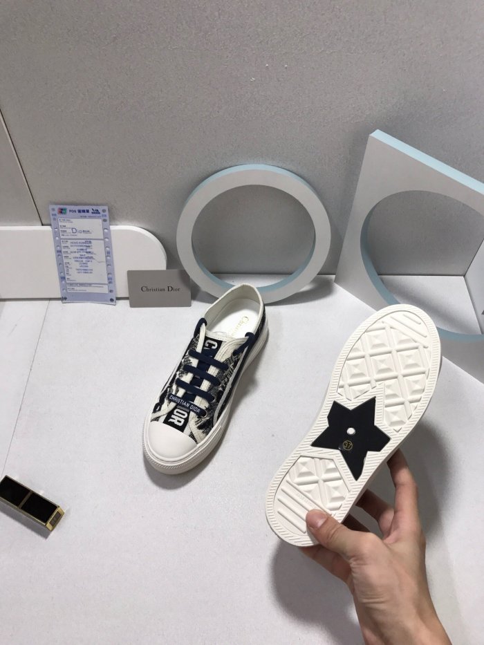 Women flat sneakers shoes, size 35-40, with box,  SS80-133-142
