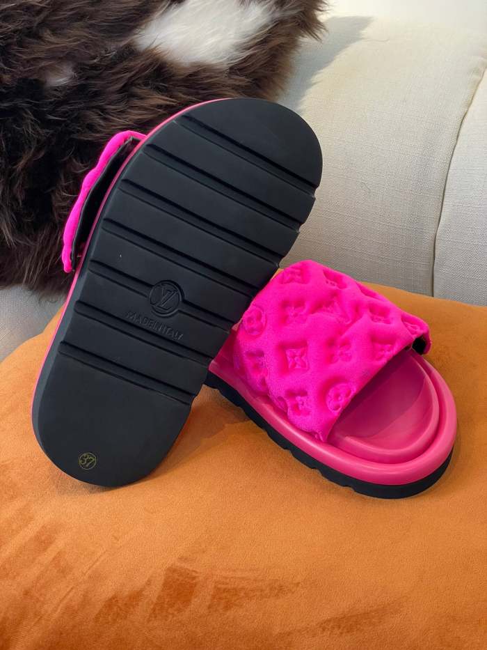 Flat leather sandals slippers , size 35-41 ,with box, SS60-1454-1458