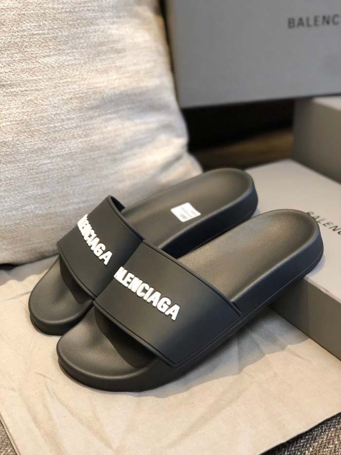 Flat leather sandals slippers , size 35-40  , with box,  SS50-893-898