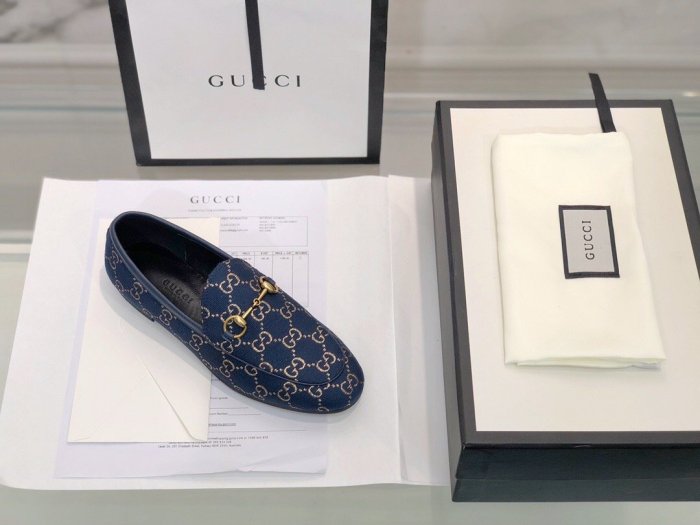 flat shoes  size 35-44, with box, SS60-779