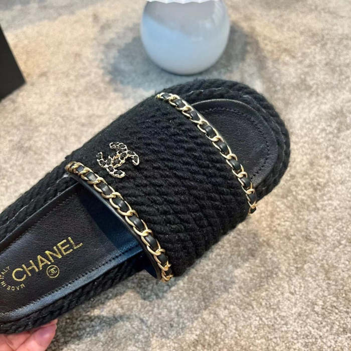 Flat leather sandals slippers , size 35-40 ,with box, SS60-1459