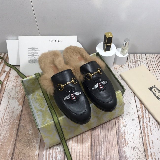 flat fur shoes, size 35-44, with box, SS70-815