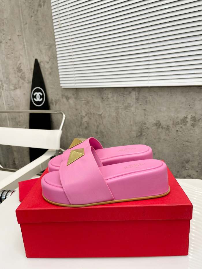 Flat leather sandals slippers , size 35-41 ,with box, SS60-1630-1633