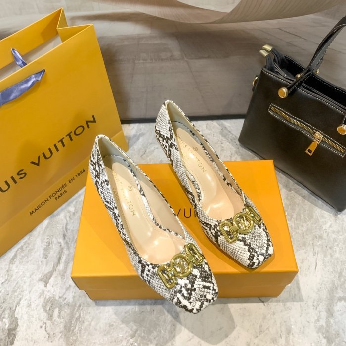 Women heel shoes,size 35-43, with box, SS70-1101-1104
