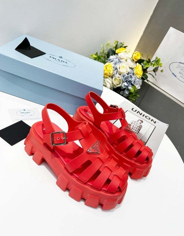 Flat sandals slippers , size 35-40 ,with box, SS70-1296