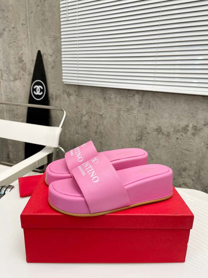 Flat leather sandals slippers , size 35-41 ,with box, SS60-1634-1637