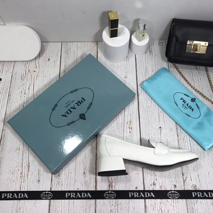 Women flat shoes, size 35-40, with box , SS70-994