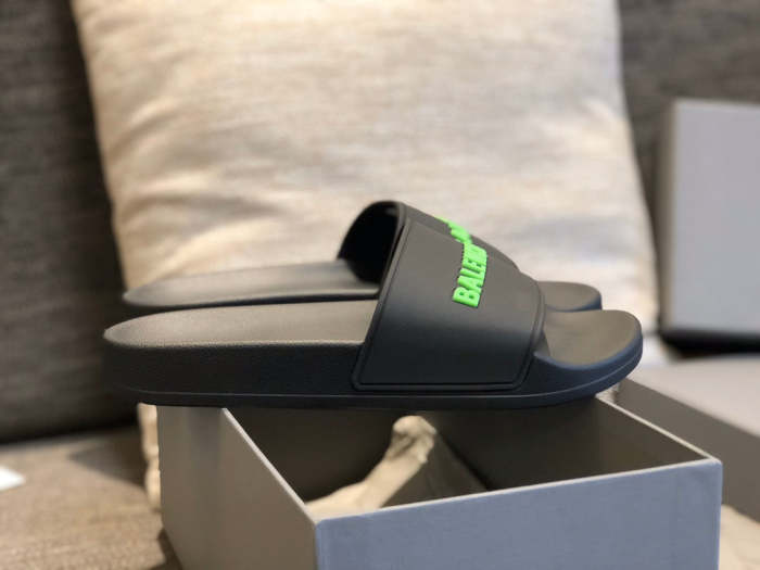 Flat leather sandals slippers , size 35-40  , with box,  SS50-893-898