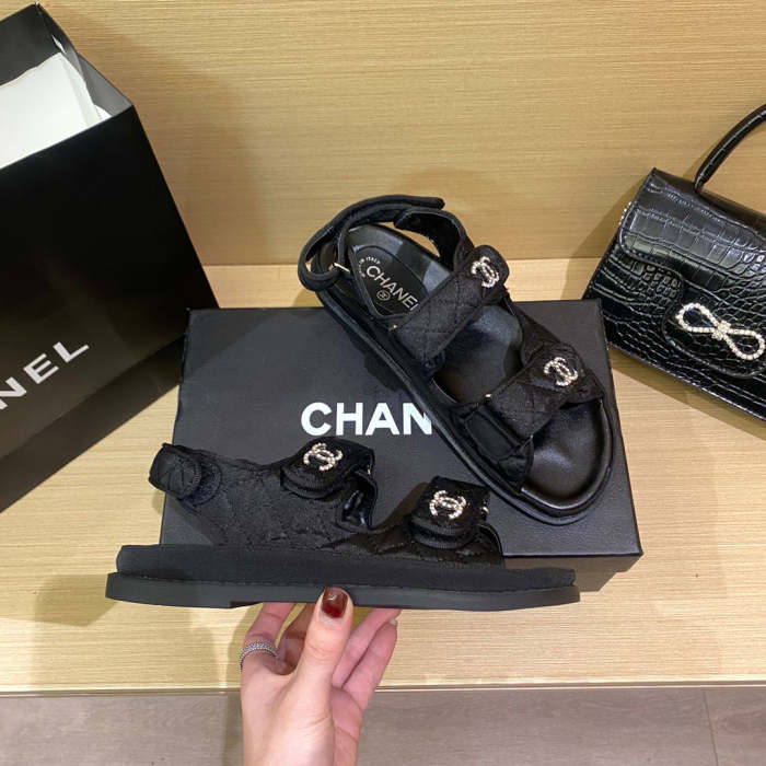 Flat leather sandals slippers , size 34-40 ,with box, SS60-1467