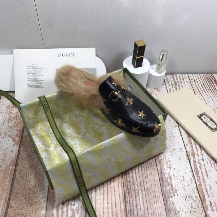 flat fur shoes, size 35-44, with box, SS70-813