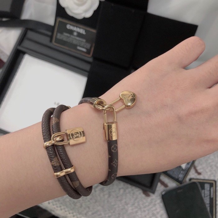 bracelet jewelry ,with box,  J25-1033