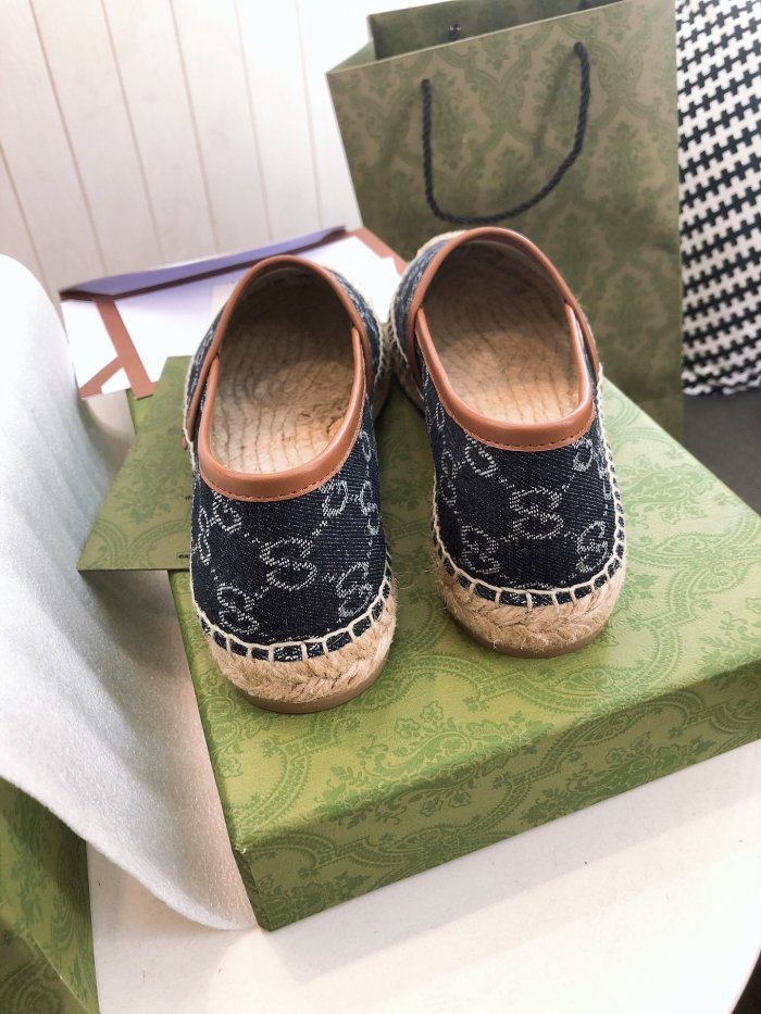 women flat shoes, size 35-41, with box ,  SS60-611-616