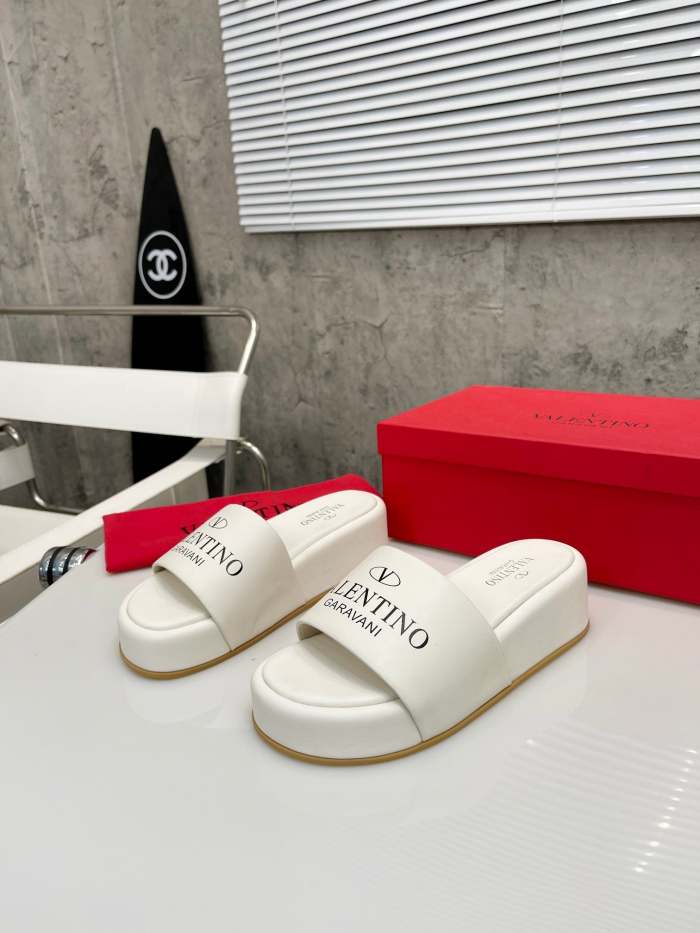 Flat leather sandals slippers , size 35-41 ,with box, SS60-1634-1637