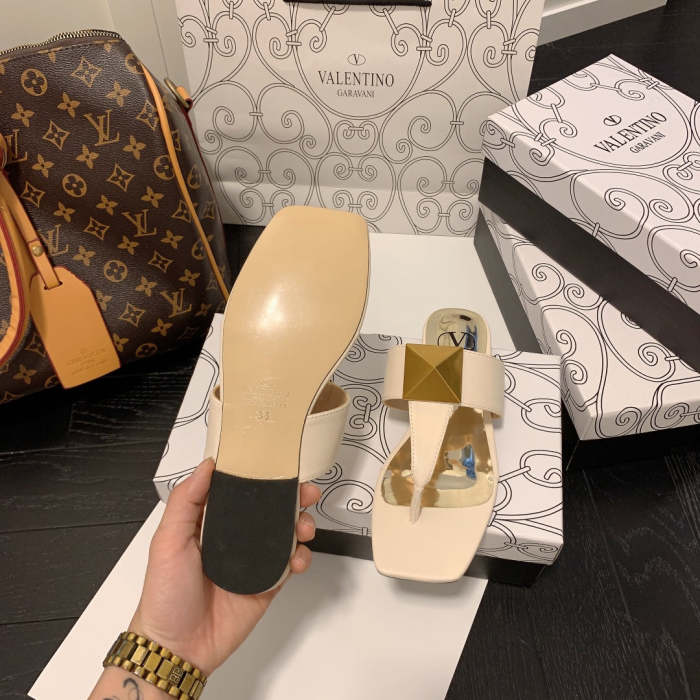 Flat leather sandals slippers , size 35-40 ,with box, SS50-967-972
