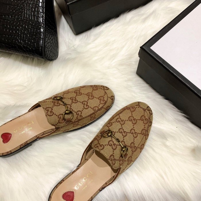 flat sandals slippers shoes  size 35-44, with box, SS60-765