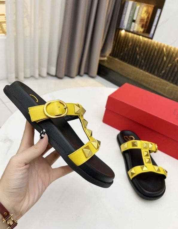 Flat leather sandals slippers , size 35-40 ,with box, SS70-1226-1231