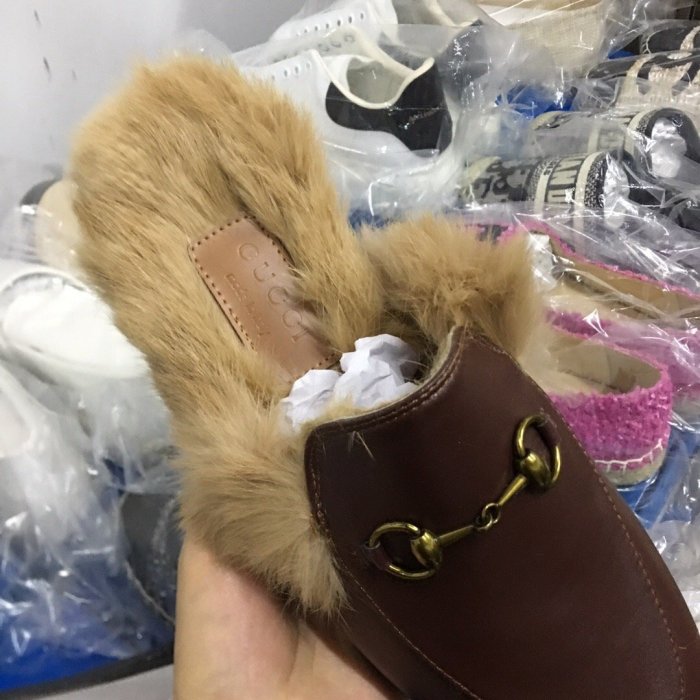 flat fur shoes, size 35-44, with box, SS70-276