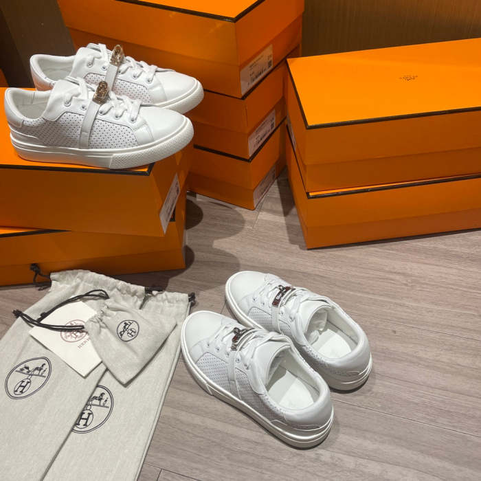 women flat sneakers shoes, size 35-40,with box , SS80-376-377
