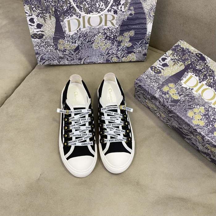 women flat sneakers shoes, size 35-40 with box , SS70-1287-1288