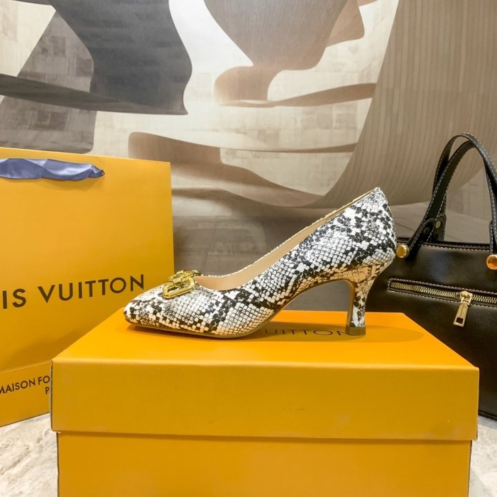 Women heel shoes,size 35-43, with box, SS70-1101-1104