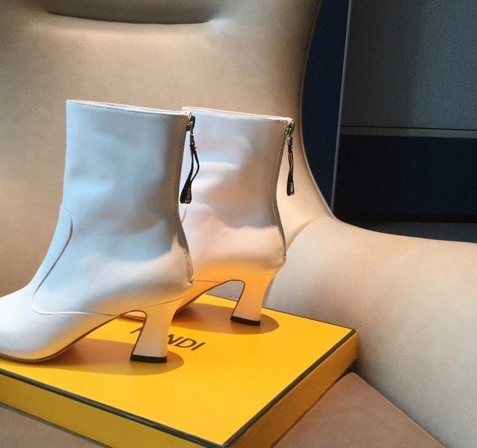 women boot shoes, size 35-40, with box, SS110-123