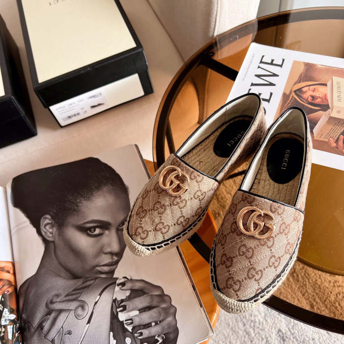 Women flat shoes ,size 35-40 ,with box, SS60-1511-1515