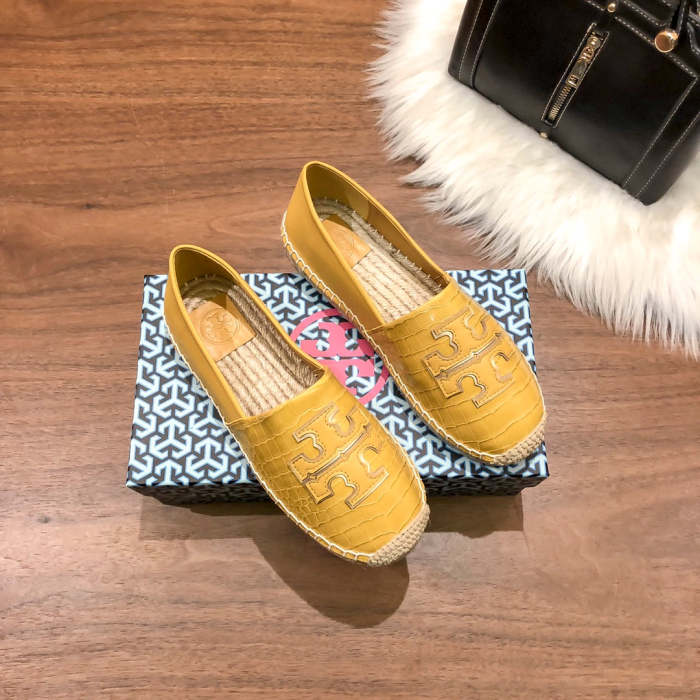 Women flat shoes ,size 35-40 ,with box, SS60-1604-1605