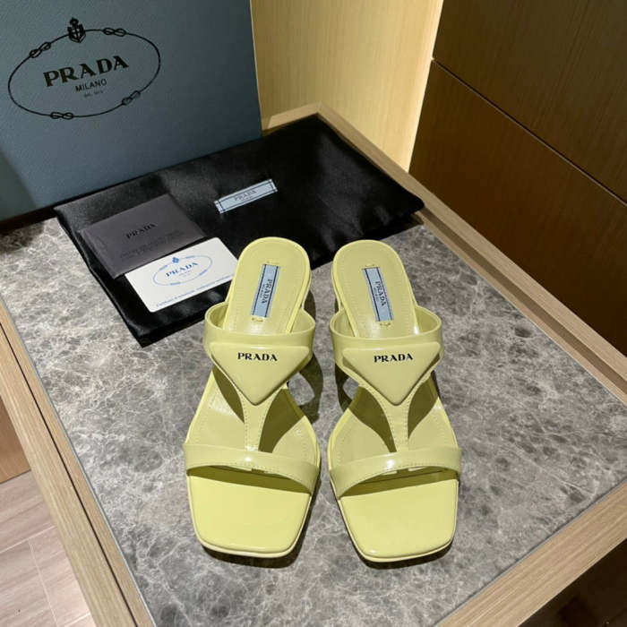 Flat leather sandals slippers , size 35-40 , with box, SS60-1384-1389