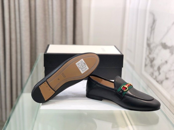 flat shoes  size 35-44,with box, SS60-784