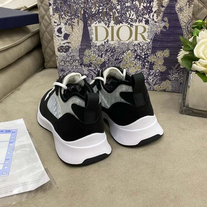women flat sneakers shoes, size 34-40 with box , SS70-1292