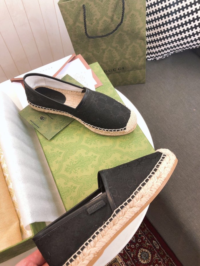 women flat shoes, size 35-41, with box ,  SS60-611-616