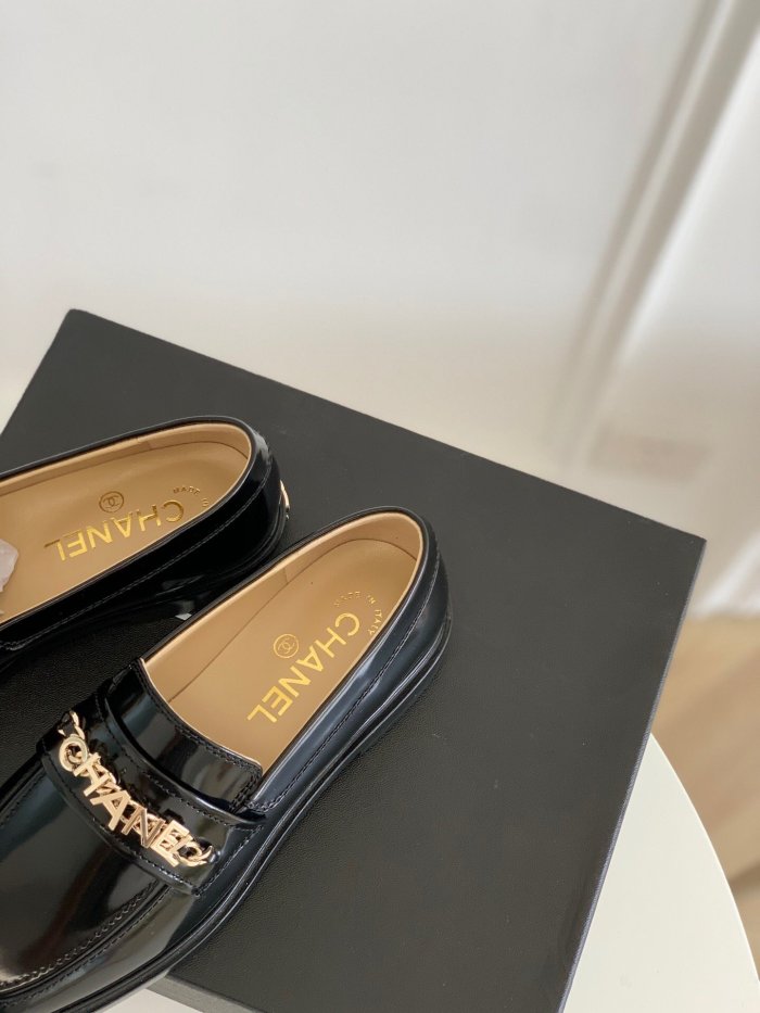Women flat shoes, size 35-40, with box , SS70-1007