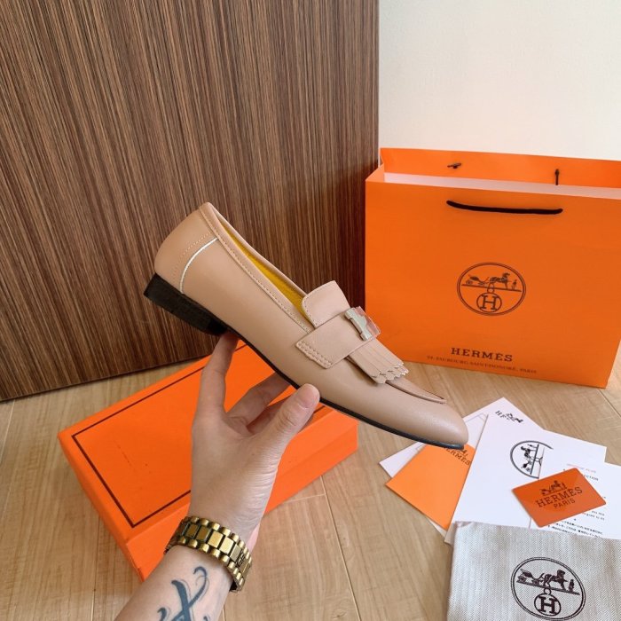 Women flat shoes, size 34-42, with box, SS70-1070