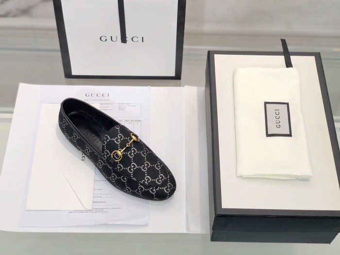 flat shoes  size 35-44,with box, SS60-780