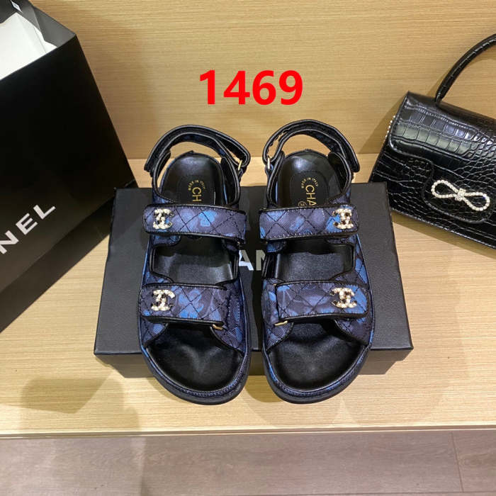 Flat leather sandals slippers , size 34-40 ,with box, SS60-1469