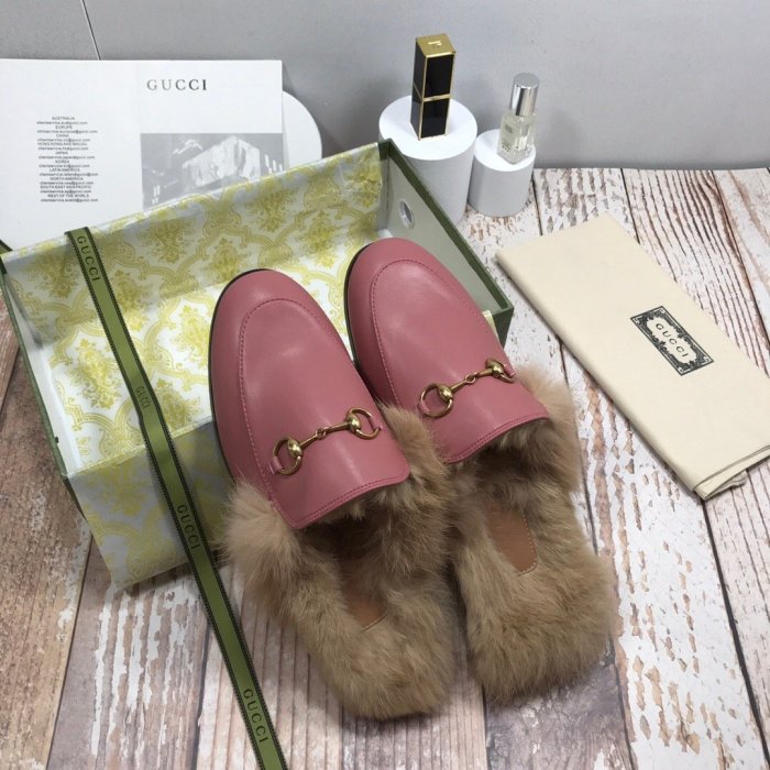 flat fur shoes, size 35-44, with box, SS70-817